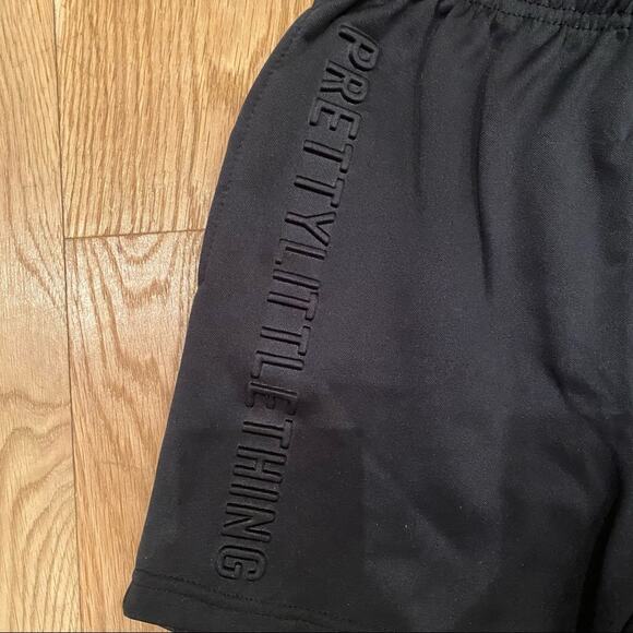 Pretty Little Thing Black Vertical Logo Shorts Size US0 - Picture 5 of 5
